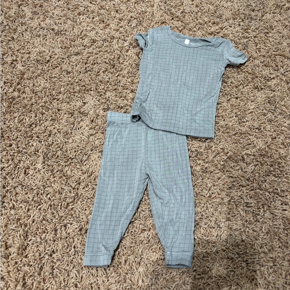 Quincy Mae Kids Pajamas in Gray